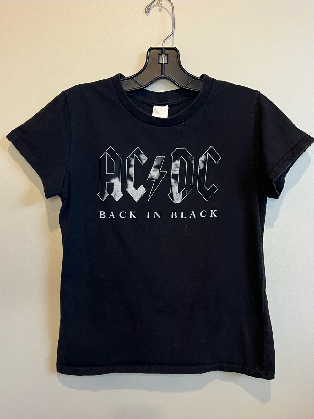 AC/DC Back In Black Graphic Band Tee Black Short Sleeve Crew Neck T-Shirt Medium